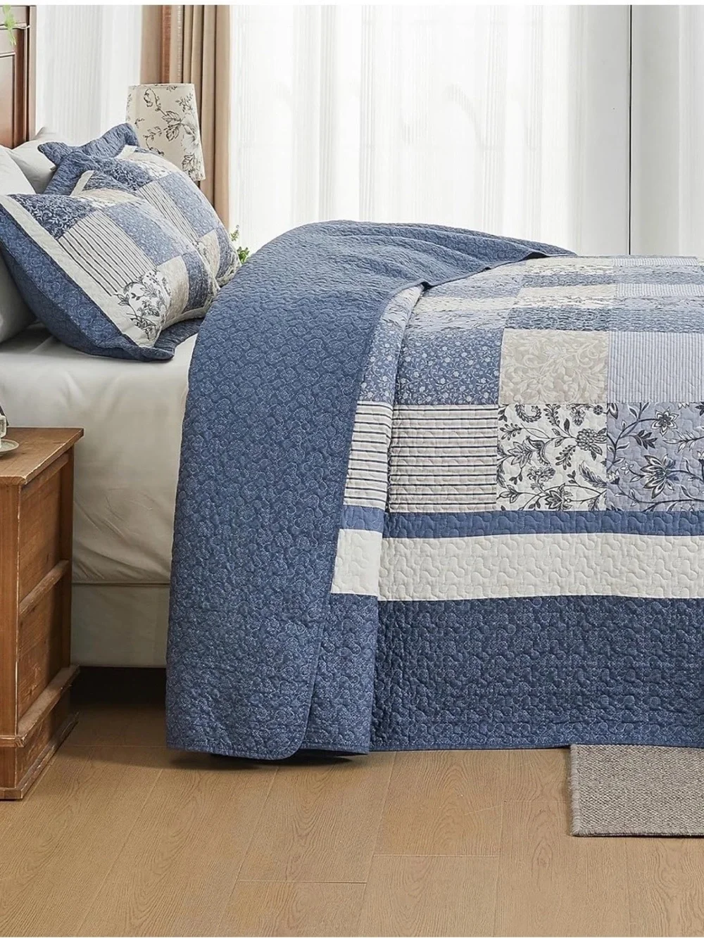 Blue Patchwork Quilt Set - Classic Home Bedding